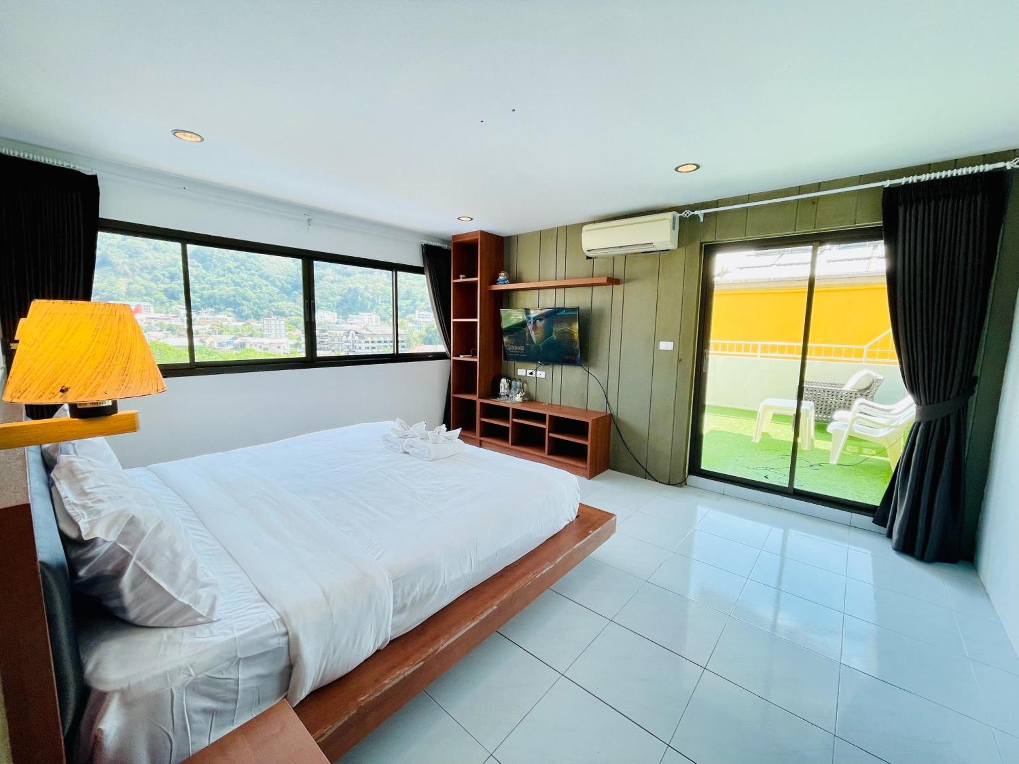 Good Nice Hotel Patong Exterior photo