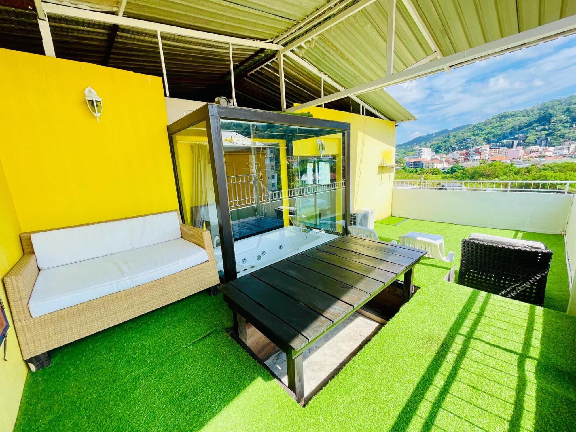 Good Nice Hotel Patong Exterior photo